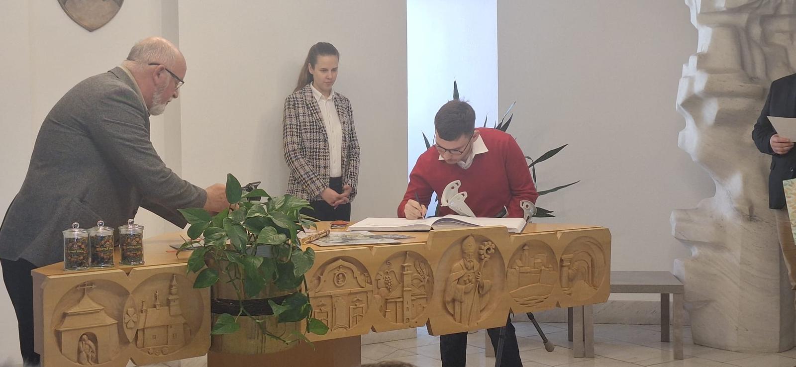 Marek na literárnom podujatí
